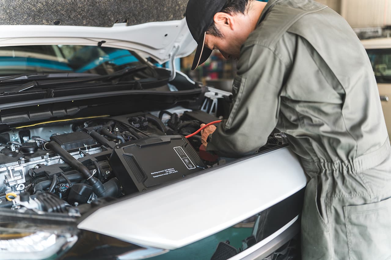 バッテリー点検作業