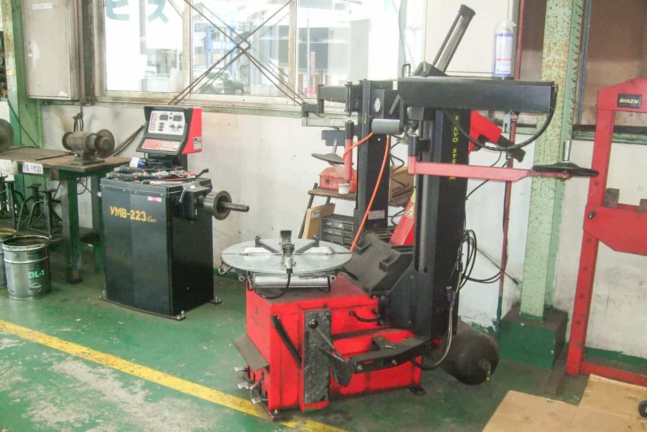 小杉自工のタイヤチェンジャー